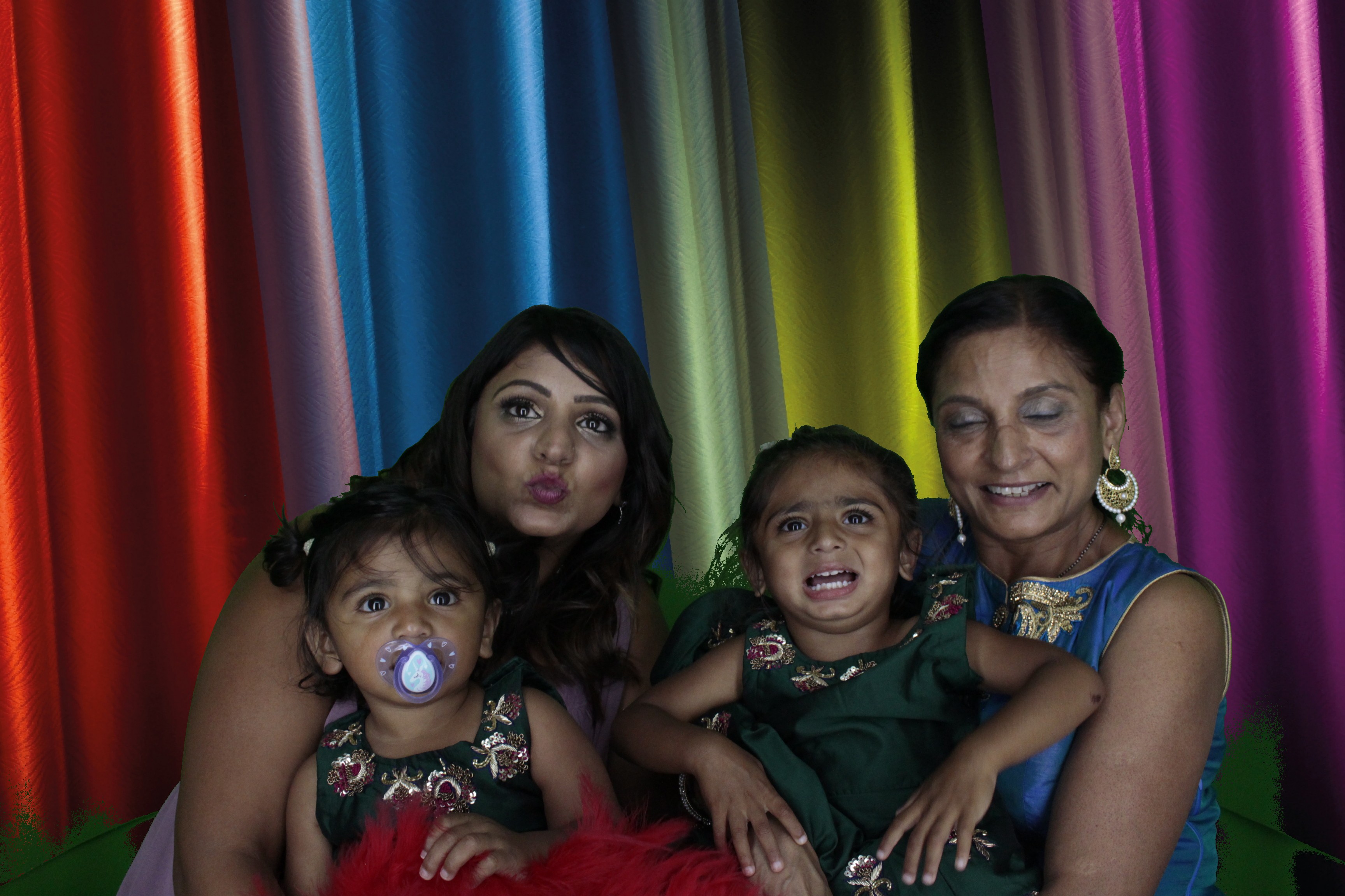 Bhavin & Yasmin’s Wedding | View more photos from the event at gallery.myphotoboothexperience.co.uk/u/MyPhotoBoothExperienceLtd/Bhavin-Yasmin’s-Wedding